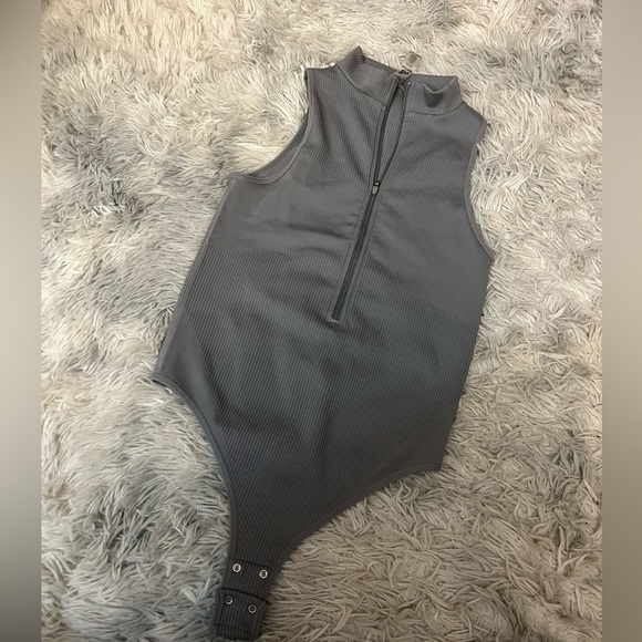 Garage bodysuit - Picture 1 of 6